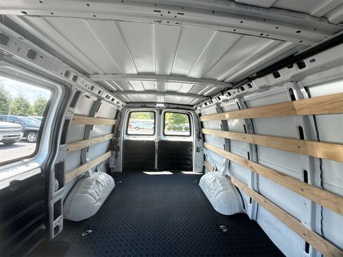 Used 2023 Chevrolet Express 2500 w/ Driver Convenience Package image 21