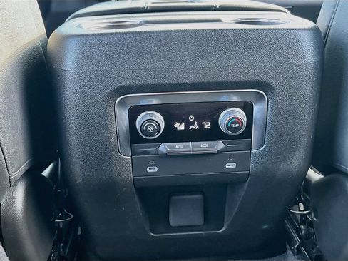 Used 2024 Chevrolet Tahoe LT RWD image 25