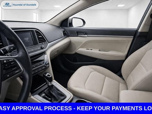 Used 2017 Hyundai Elantra Value Edition FWD image 12