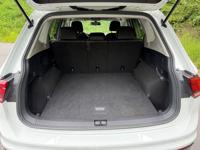 Used 2021 Volkswagen Tiguan SE R-Line AWD/4WD image 15
