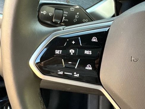 New 2025 Volkswagen ID. Buzz Pro S Plus image 42