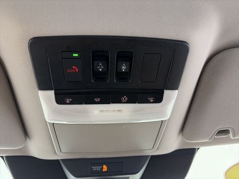 Used 2022 Nissan Pathfinder Platinum w/ Cargo Package AWD/4WD image 30