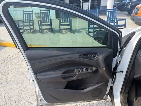 Used 2016 Ford Escape S image 18