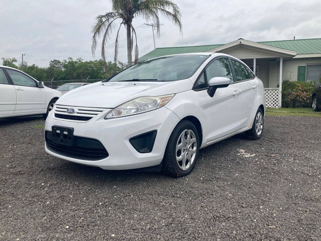 Used 2013 Ford Fiesta S FWD image 2