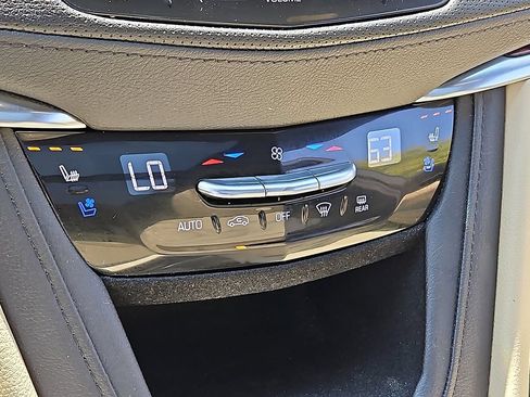 Certified 2019 Cadillac XT5 Premium Luxury w/ Driver Assist Package FWD image 17