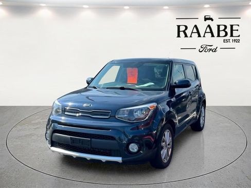 Used 2017 Kia Soul + FWD image 12