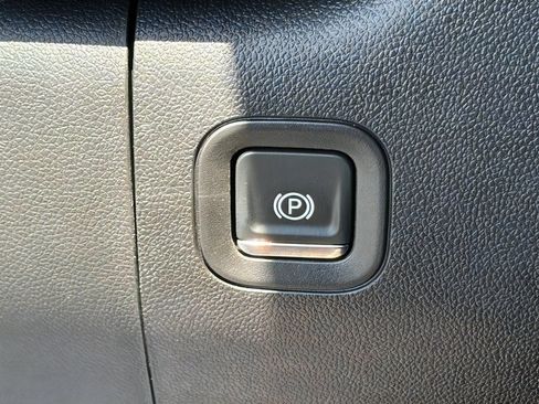 Used 2026 Chevrolet Silverado 1500 Custom RWD image 19