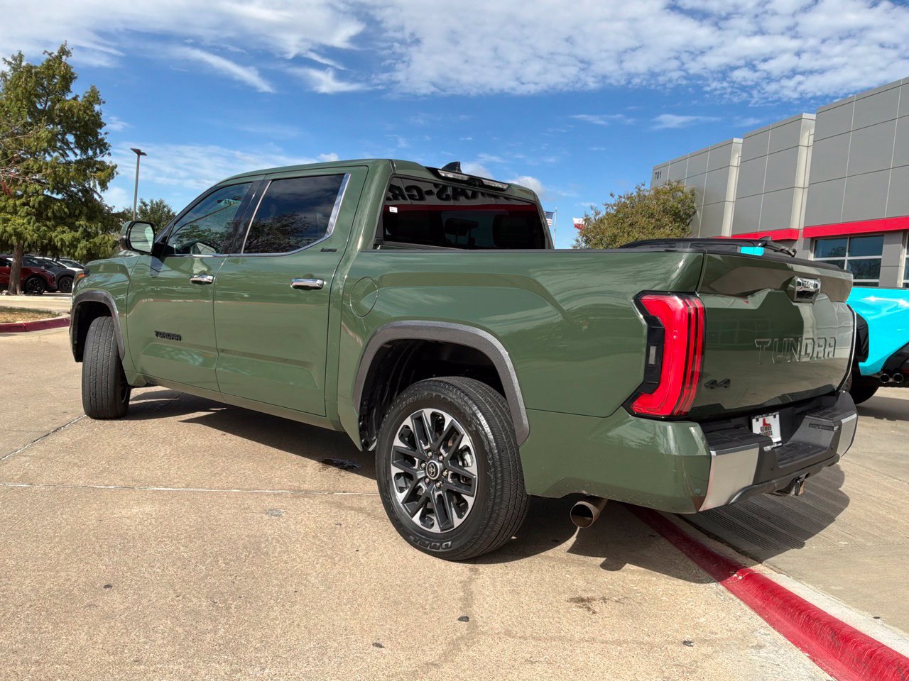 Used 2023 Toyota Tundra Limited AWD/4WD image 7