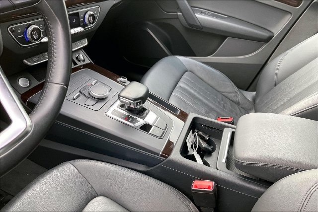 Used 2019 Audi Q5 2.0T Premium w/ Convenience Package AWD/4WD image 17
