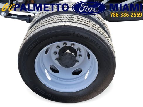 New 2026 Ford F450 XL w/ XL Chrome Package RWD image 8