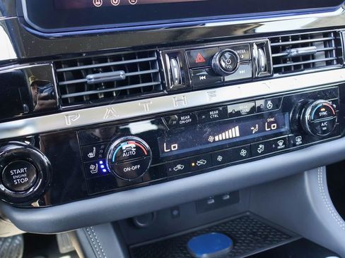New 2026 Nissan Pathfinder Platinum image 13