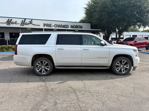 Used 2018 Chevrolet Suburban Premier RWD image 2