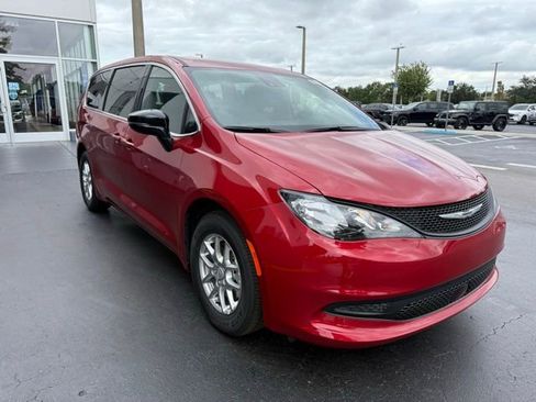 New 2026 Chrysler Voyager LX image 3