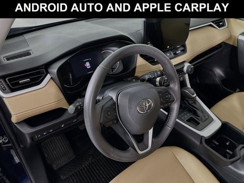 Used 2023 Toyota RAV4 XLE Premium image 9