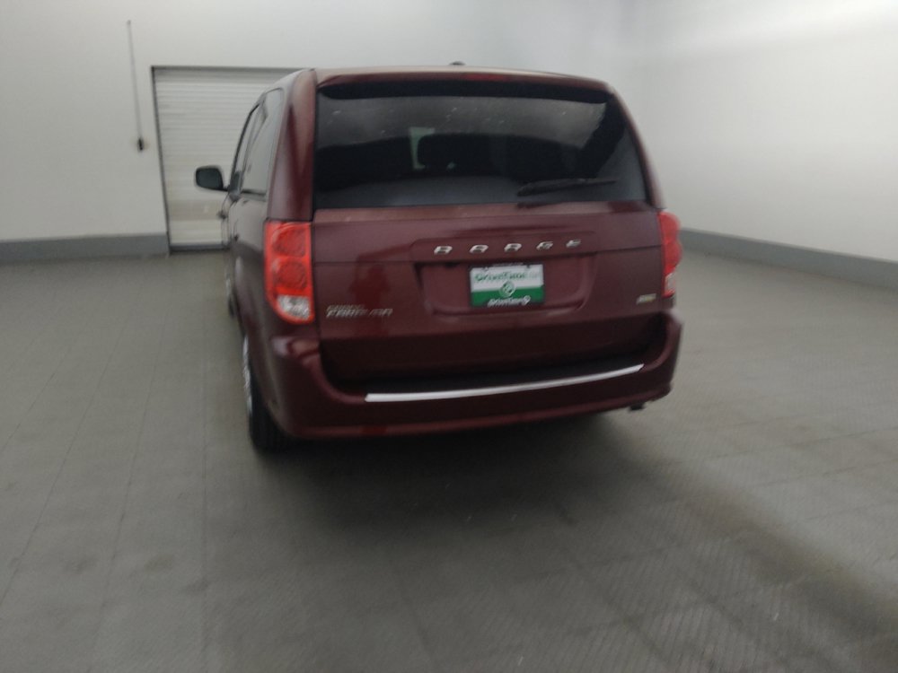 Used 2019 Dodge Grand Caravan SE w/ UConnect Hands-Free Group FWD image 6