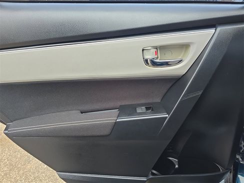 Used 2019 Toyota Corolla LE w/ Carpet Mat Package (TMS) image 25