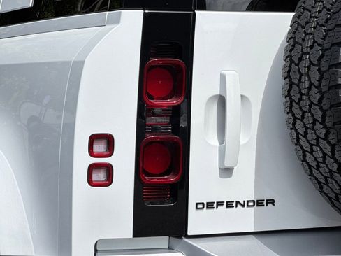 Used 2024 Land Rover Defender 110 S AWD/4WD image 12