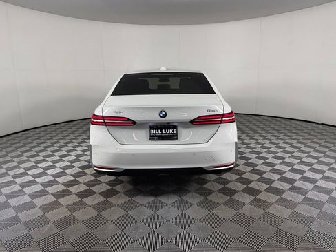 Used 2026 BMW 530i RWD image 6