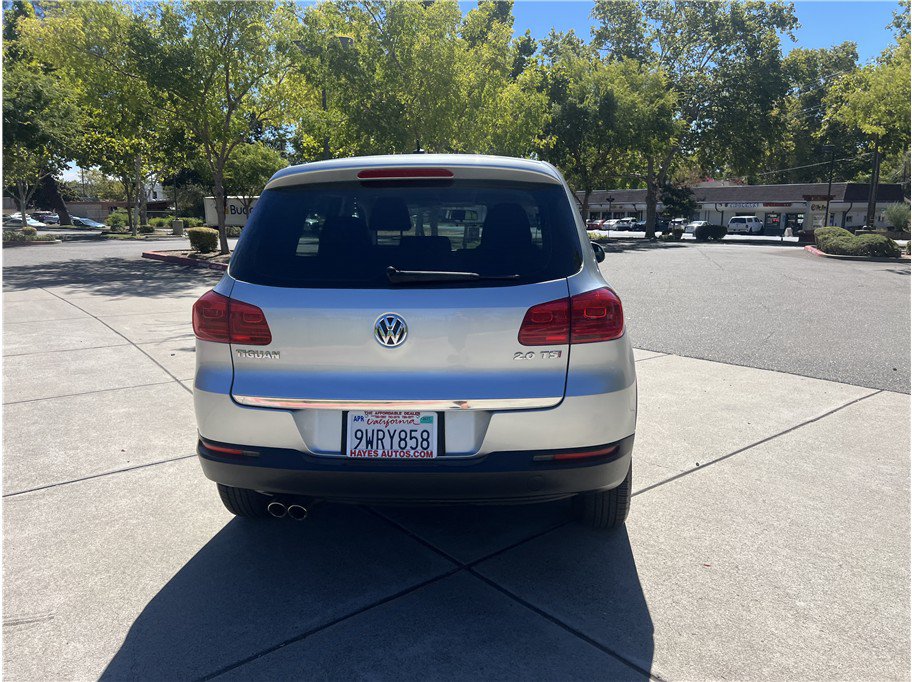Used 2013 Volkswagen Tiguan S FWD image 6
