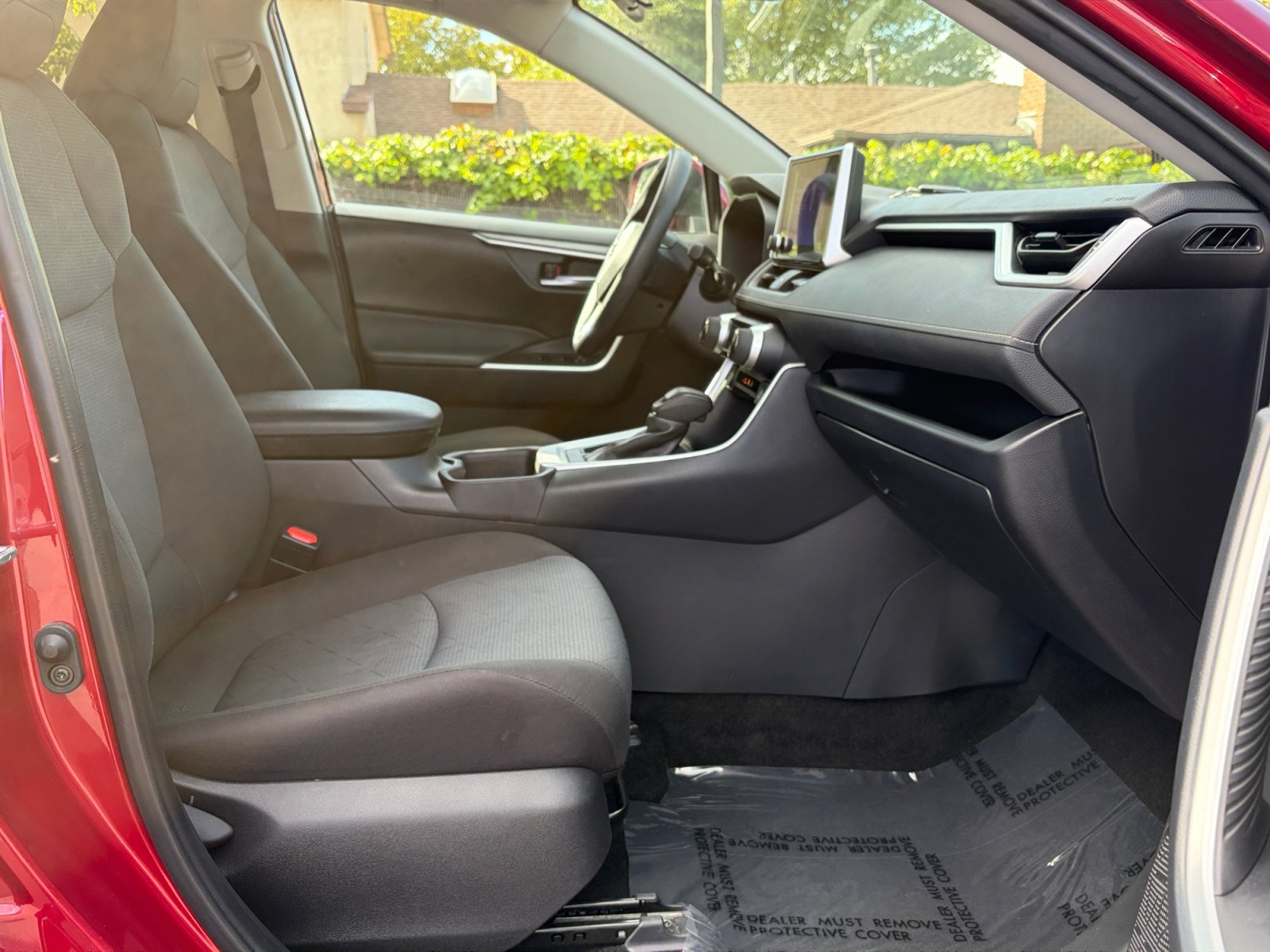 Used 2025 Toyota RAV4 XLE AWD/4WD image 29