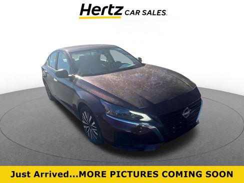 Used 2025 Nissan Sentra SV image 1