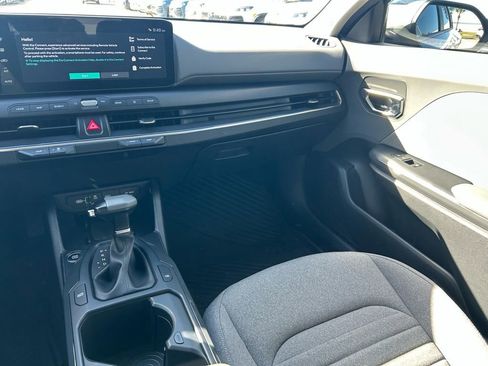 Used 2025 Kia K4 EX image 11