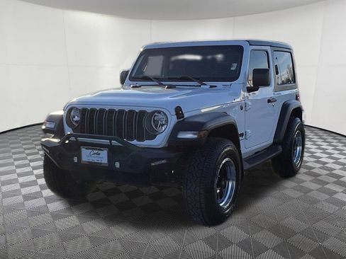 Used 2025 Jeep Wrangler Sport image 3