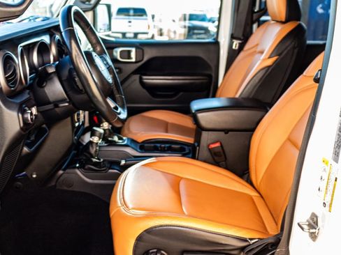 Used 2018 Jeep Wrangler Unlimited Sport S image 25