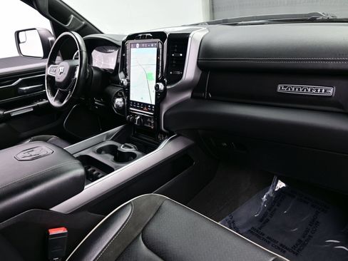 Used 2022 RAM 1500 Laramie AWD/4WD image 18