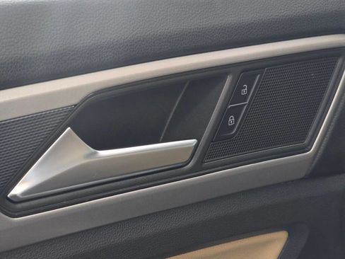 Used 2020 Volkswagen Atlas Cross Sport SEL image 35