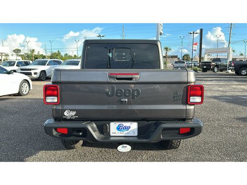 Used 2023 Jeep Gladiator Sport AWD/4WD image 5