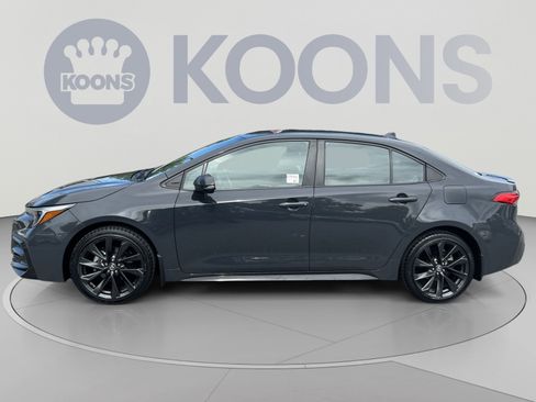 Used 2024 Toyota Corolla SE FWD image 2