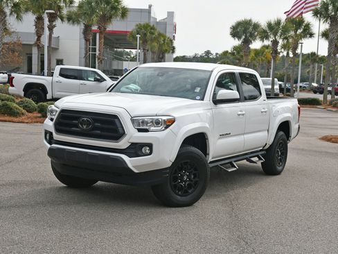 Certified 2022 Toyota Tacoma SR5 image 6