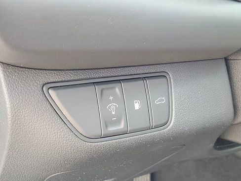 Used 2023 Genesis G70 2.0T AWD/4WD image 16