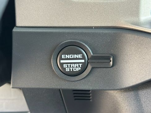 New 2026 Ford Bronco Outer Banks w/ Sasquatch Package AWD/4WD image 11