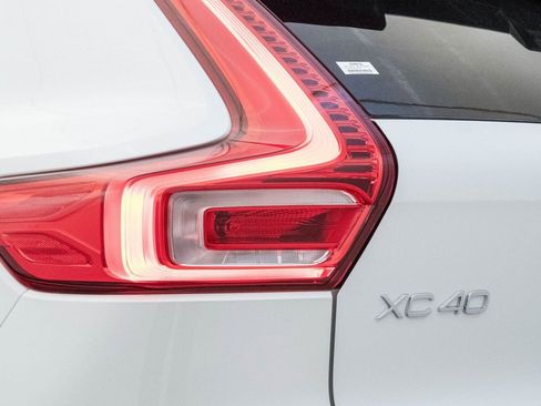 Certified 2025 Volvo XC40 B5 Plus w/ Climate Package image 11