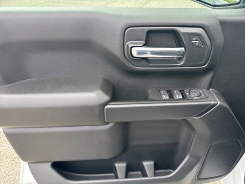 Used 2026 Chevrolet Silverado 1500 Custom AWD/4WD image 5