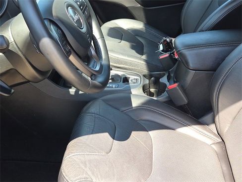 Used 2021 Jeep Cherokee Latitude Lux w/ Trailer Tow Group image 16