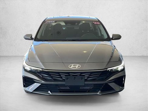 Used 2025 Hyundai Elantra SEL FWD image 7