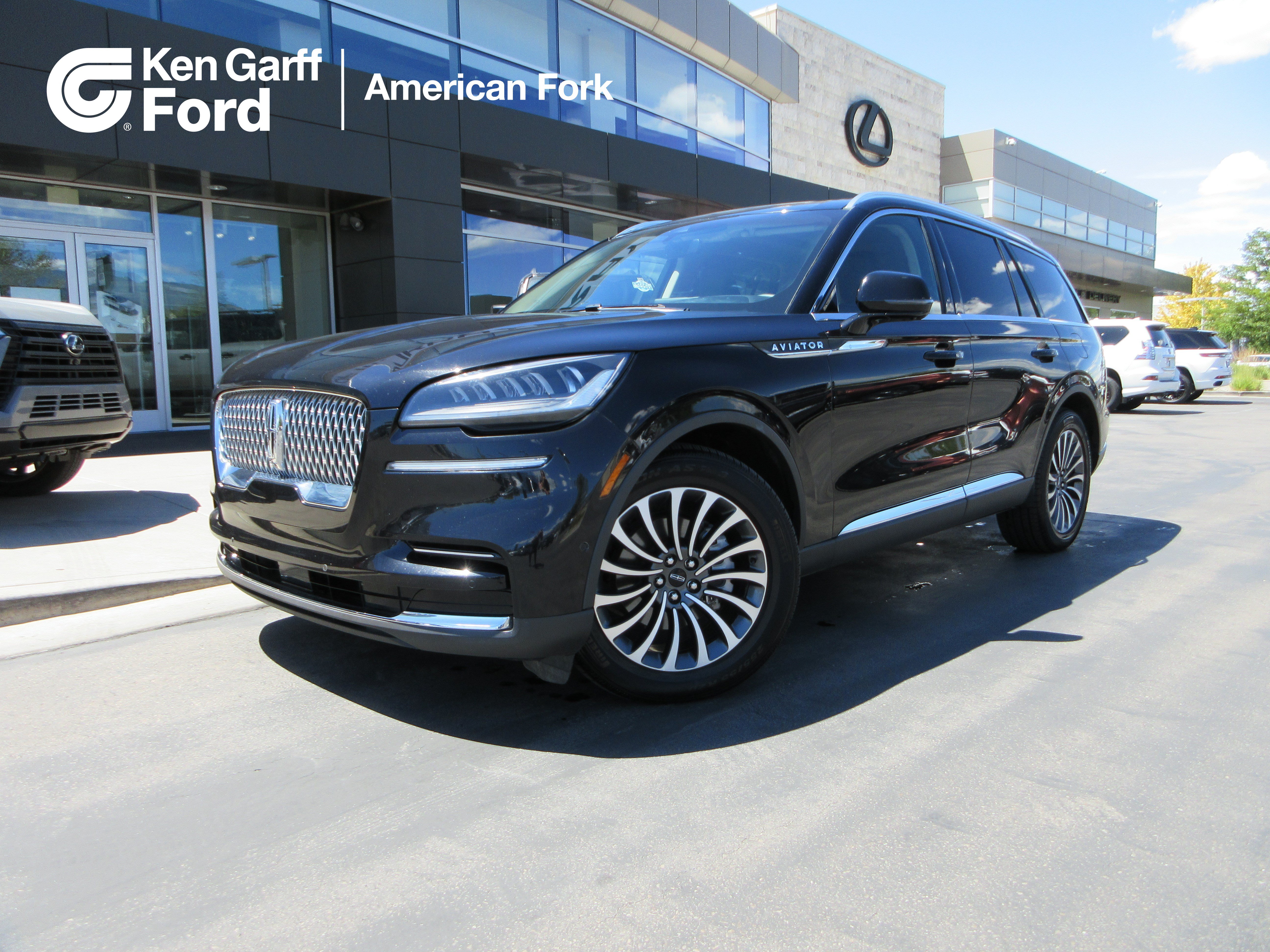 Used 2024 Lincoln Aviator Reserve AWD/4WD image 1