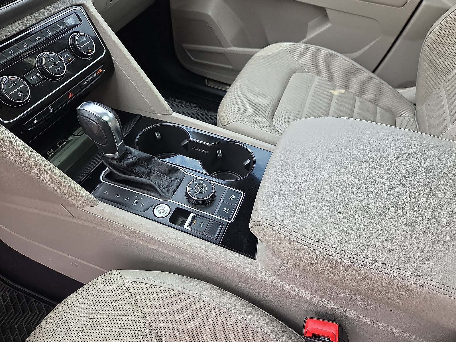 Used 2019 Volkswagen Atlas SEL Premium AWD/4WD image 10
