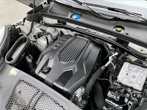 Certified 2023 Porsche Macan Turbo AWD/4WD image 24