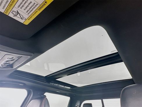 Used 2021 Nissan Titan PRO-4X w/ Pro-4x Convenience Package image 20