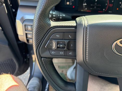 Certified 2026 Toyota Tacoma SR5 AWD/4WD image 22