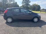 Used 2013 Ford Fiesta SE image 4