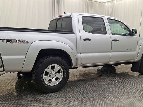 Used 2012 Toyota Tacoma 4x4 Double Cab w/ TRD Off-Road Pkg image 4