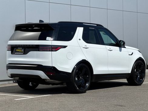 Used 2025 Land Rover Discovery Dynamic SE AWD/4WD image 5