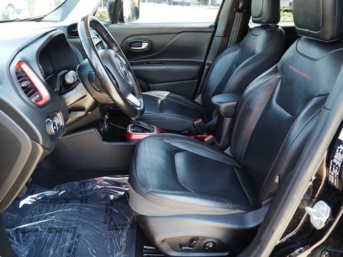Used 2018 Jeep Renegade Trailhawk AWD/4WD image 10