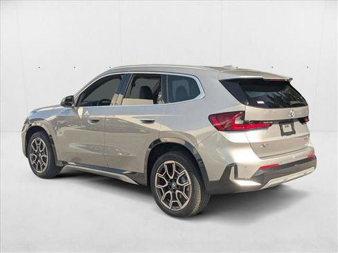 Used 2025 BMW X1 xDrive28i w/ Technology Package image 9