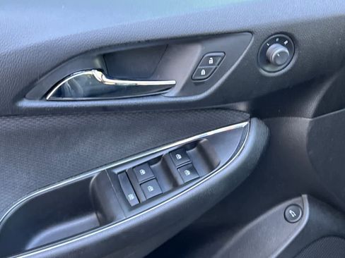 Used 2017 Chevrolet Cruze LT image 15